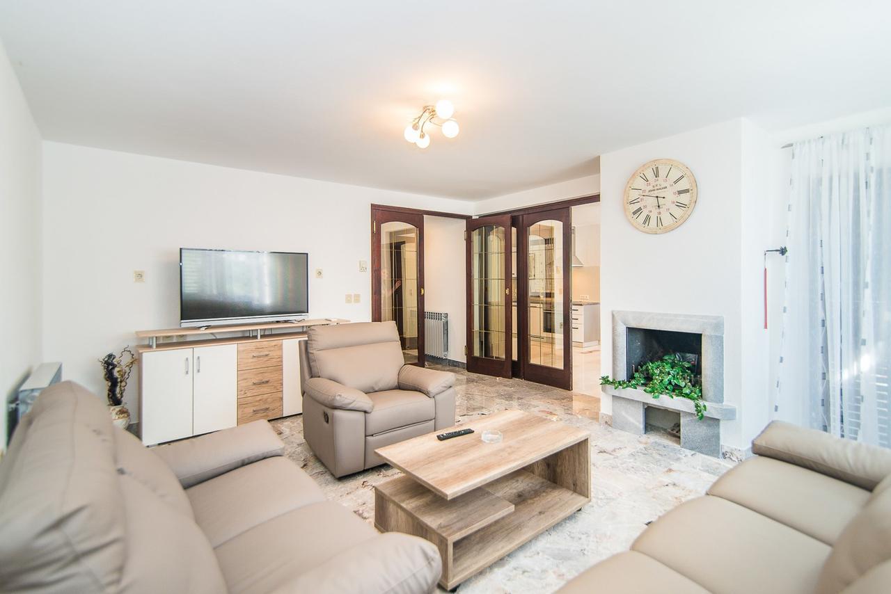 Apartments Dino Porec Exterior photo