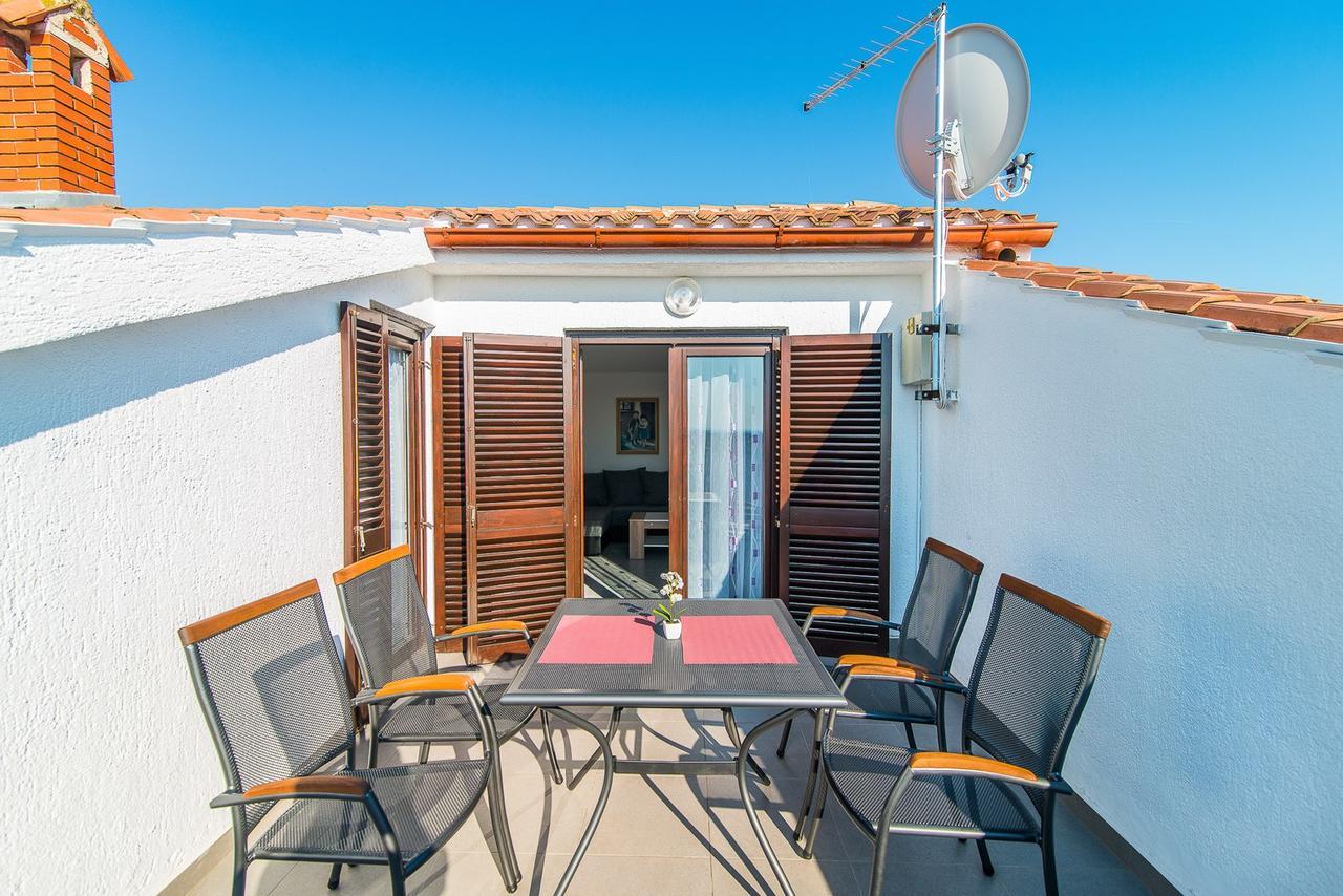 Apartments Dino Porec Exterior photo