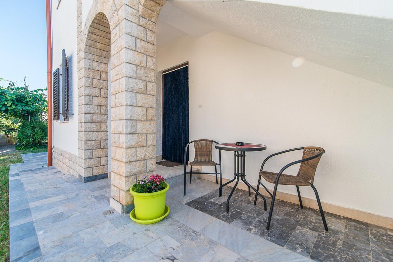 Apartments Dino Porec Exterior photo