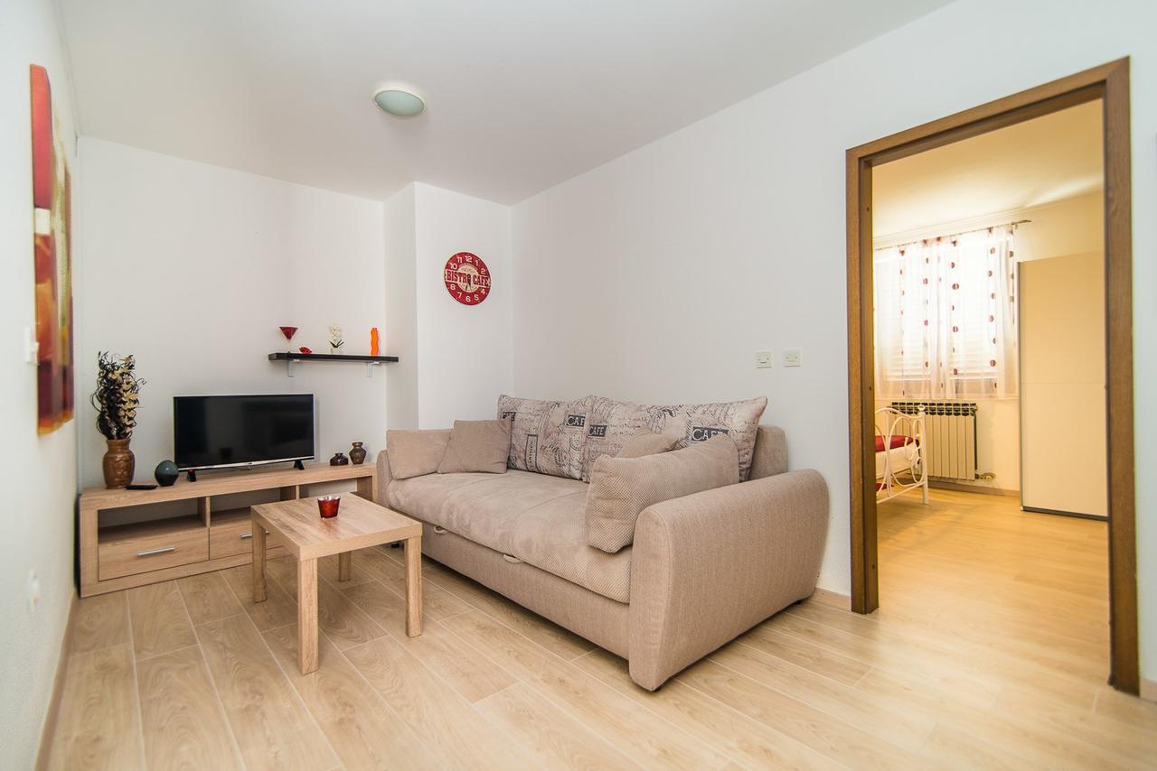 Apartments Dino Porec Exterior photo